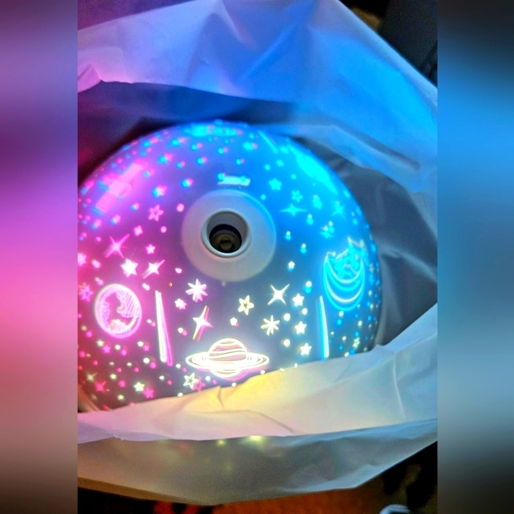 Humidifier,night light projector - Picture 7 of 10